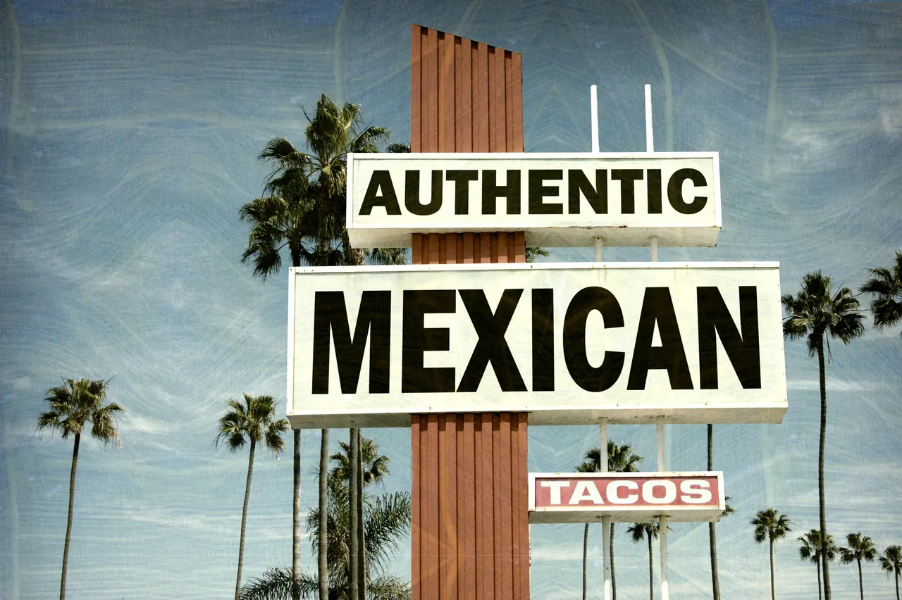 Auth Mex tacos AdobeStock 89394855
